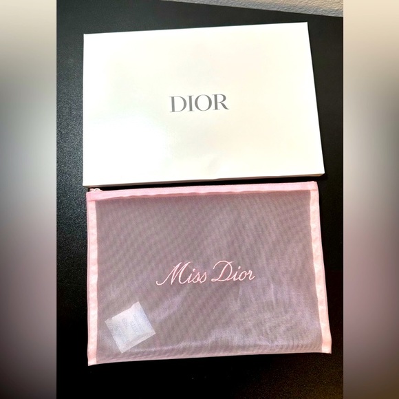 Miss Dior Mesh Cosmetics Pouch NIB - Picture 4 of 7